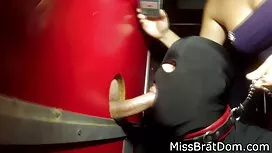 رجل مع كاميرا في متن ...