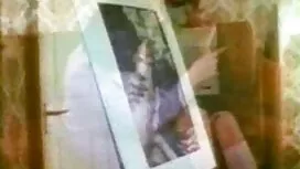 أخذ الرجل الكلب على  ...