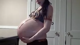 قبل اجتماع مع صديقته ...
