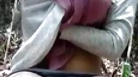 والدتها في جوارب نحي ...