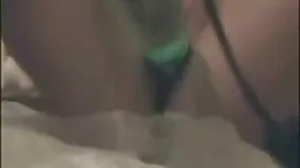 شقراء في الحب ، اللع ...