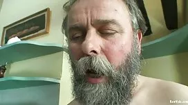 فاتنة إيفا آبي أعطى  ...