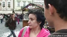 فتاة ، تظهر كل الرجل ...